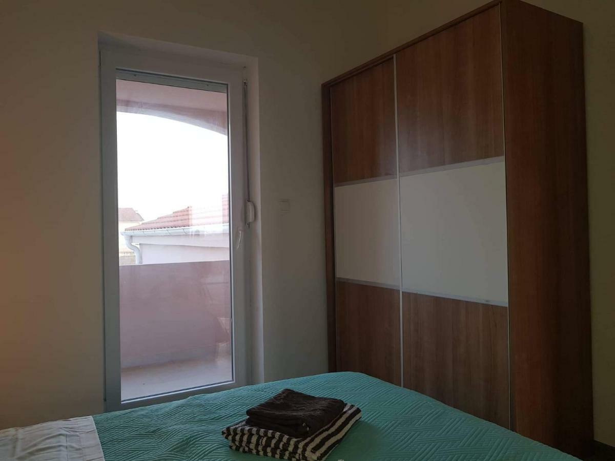 Apartmani Luce I Miho Nin Esterno foto