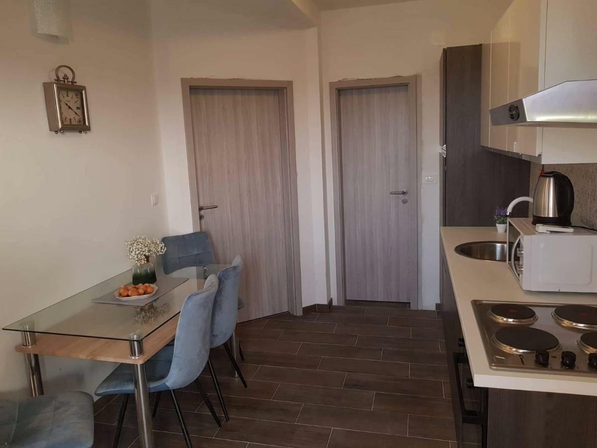 Apartmani Luce I Miho Nin Esterno foto