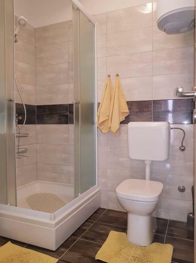 Apartmani Luce I Miho Nin Esterno foto