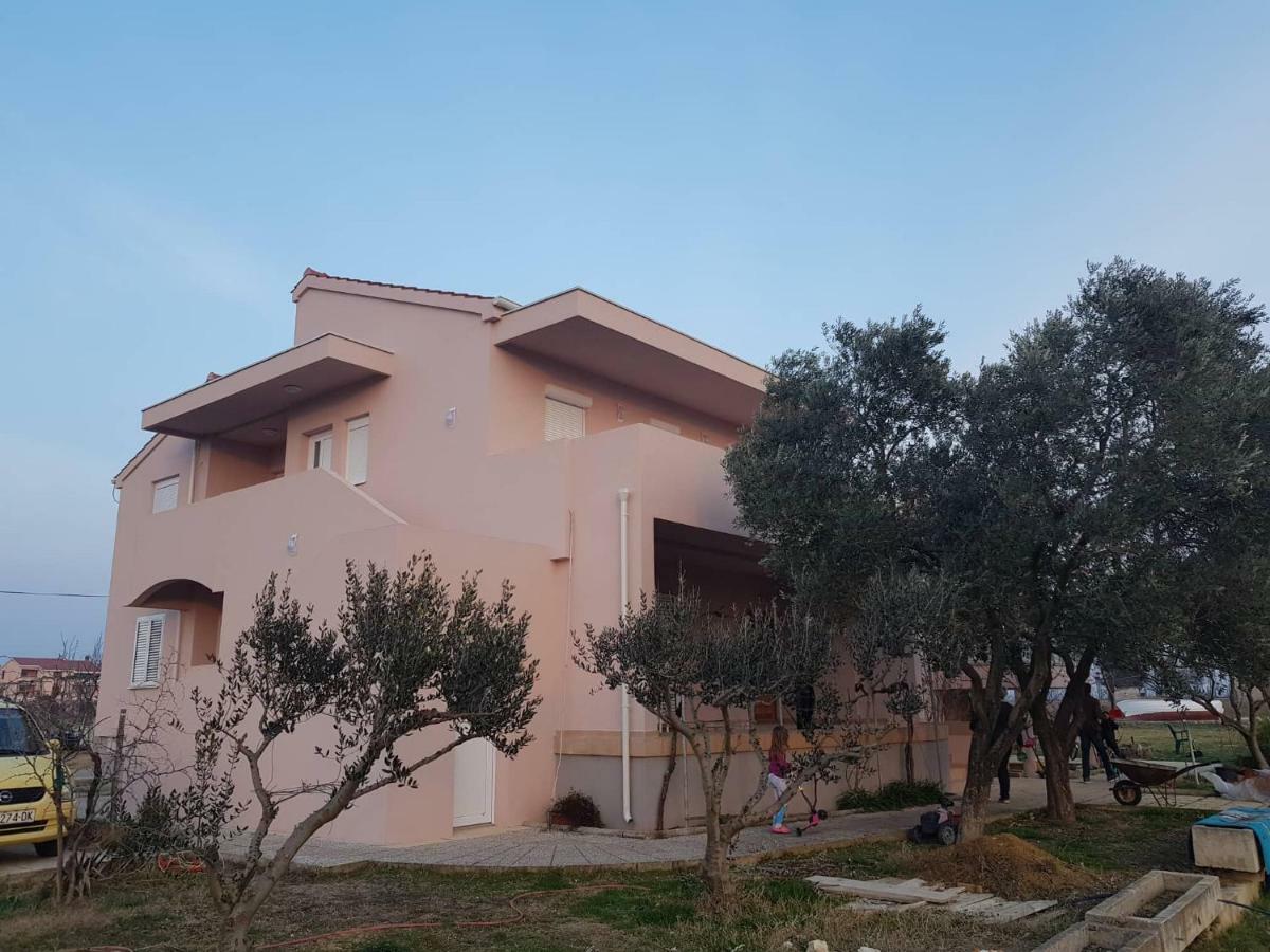 Apartmani Luce I Miho Nin Esterno foto